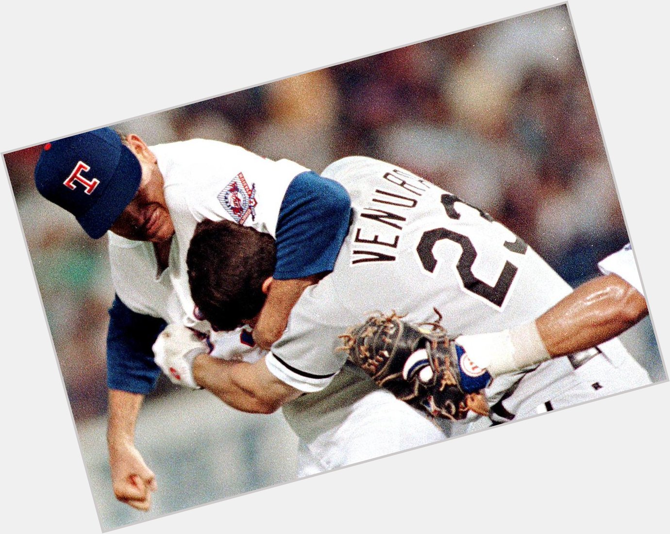 Happy 48th birthday, Robin Ventura.  Hope the swelling has gone down by now. 