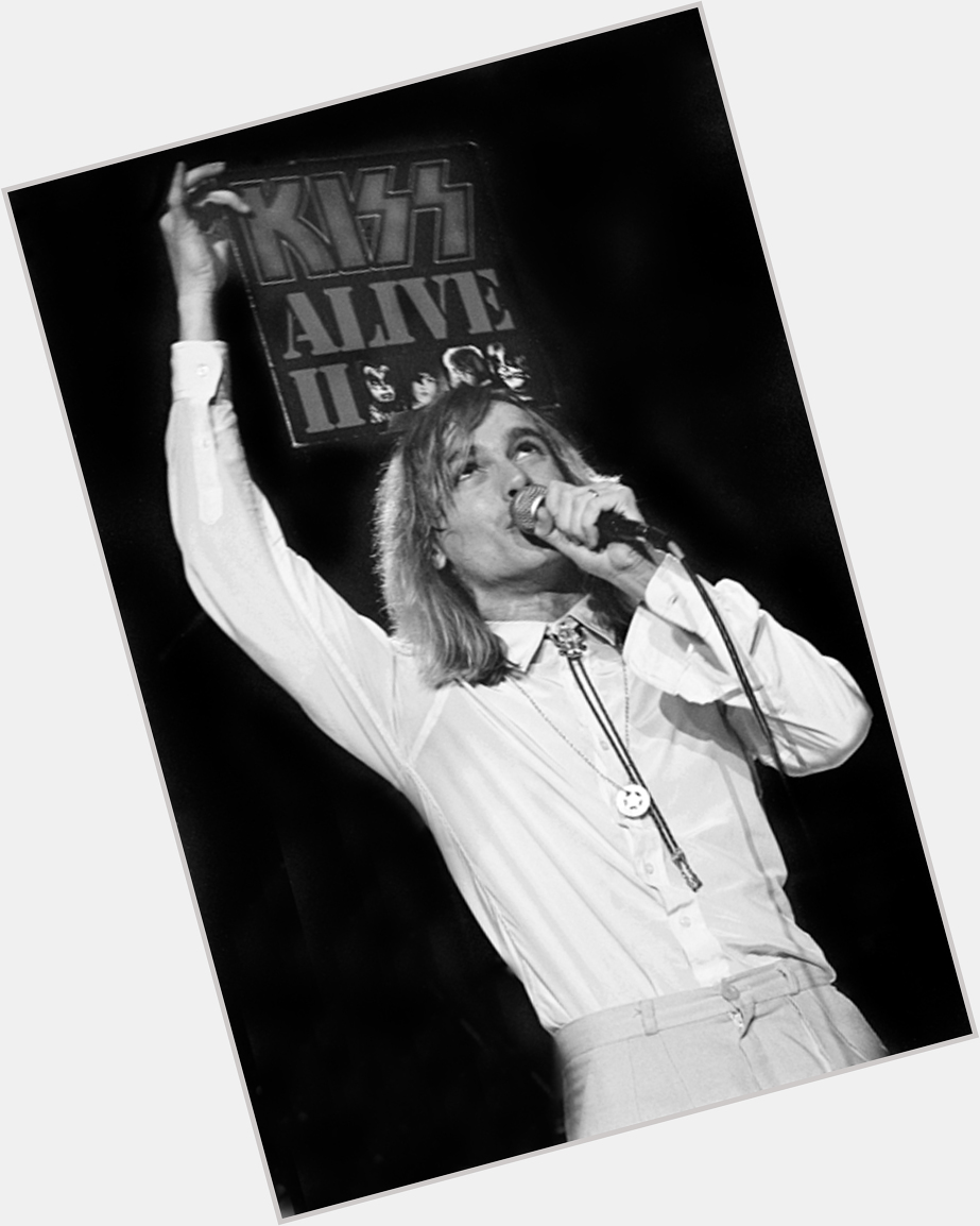 Happy birthday Robin Zander! Get your KISS records out today!    