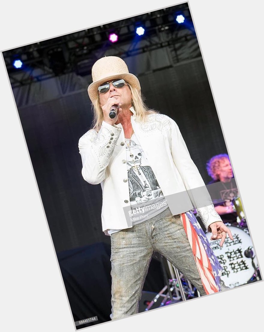 I d like to wish Happy Birthday to the one, the only, Robin Zander. 