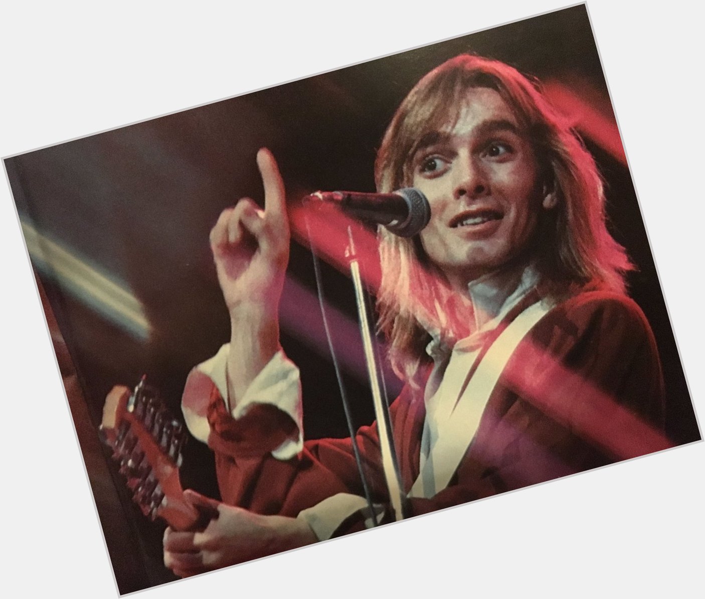 Happy 69th birthday to the great Cheap Trick frontman Robin Zander, who was born on this day in 1953. 