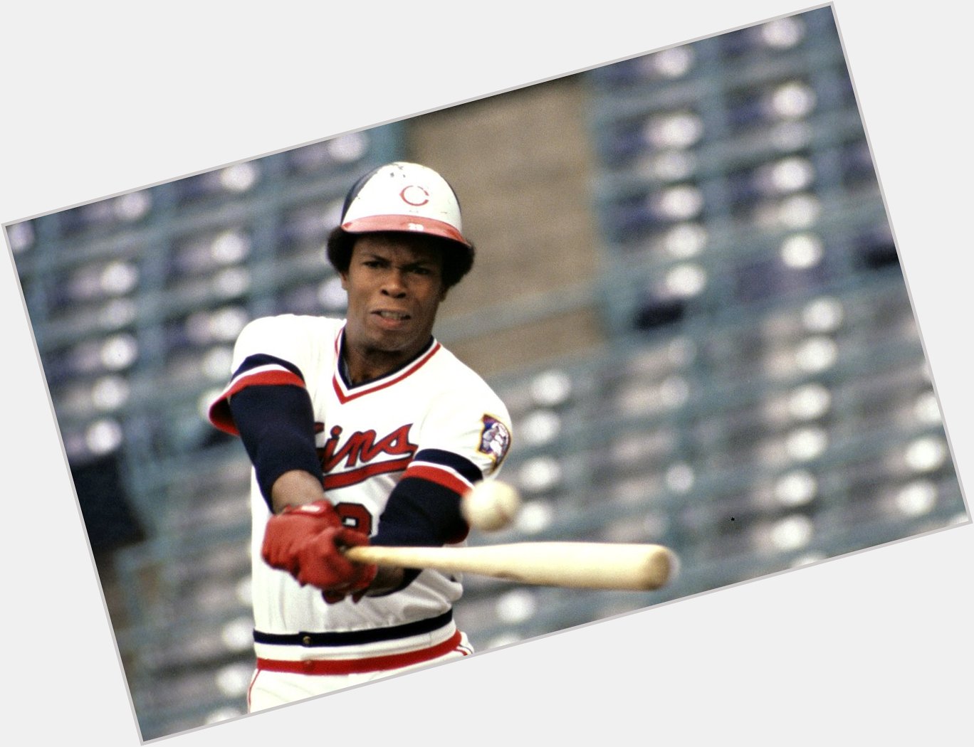 Happy 72nd birthday, Rod Carew.  One of the greatest hitters of all time. 