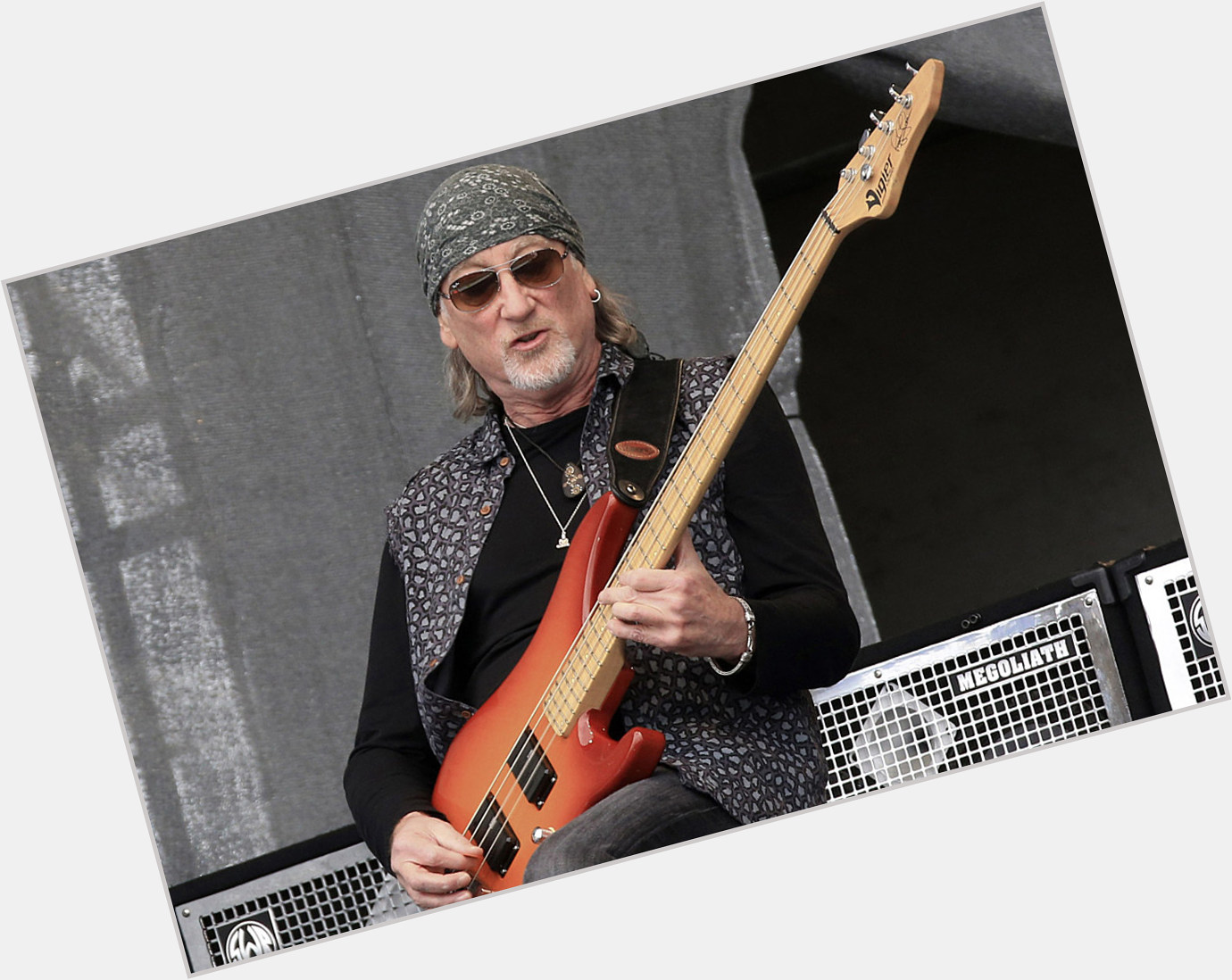 Happy 76 birthday to the amazing Deep Purple (Also ex-Rainbow) bassist Roger Glover! 