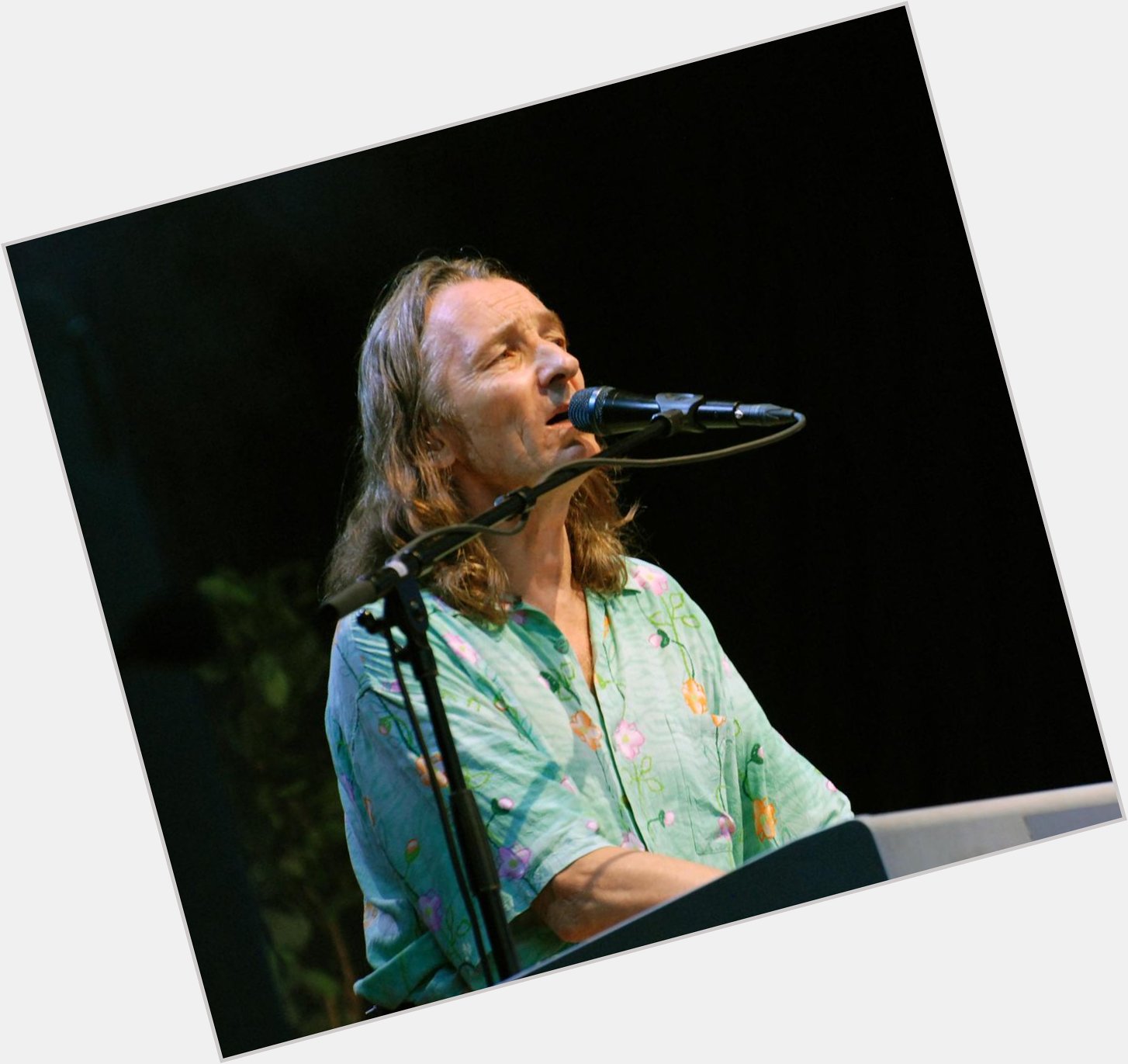 Happy Birthday Give a little bit, give a little bit of Birthday wishes to Roger Hodgson today! 