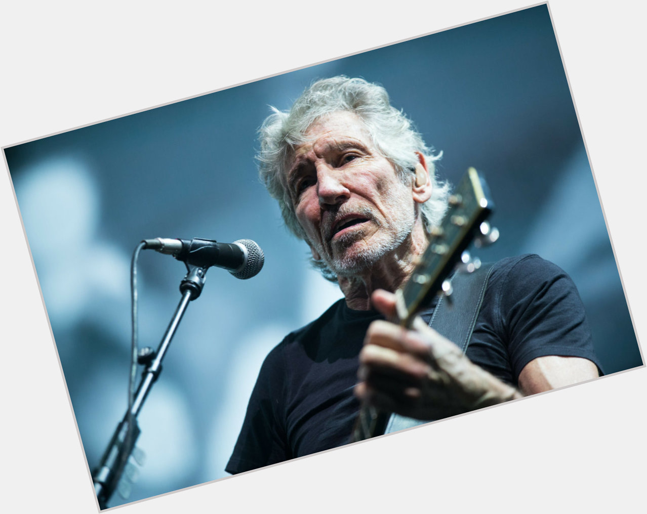 Happy 78th birthday to Mr Roger Waters, may he play for a long years to come 