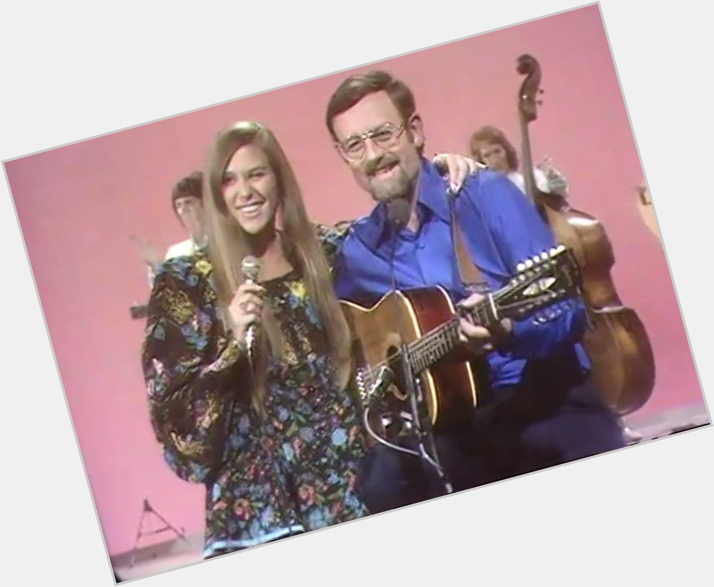 Happy 87th birthday today to the lovely talented Roger Whittaker. Listen to him on  