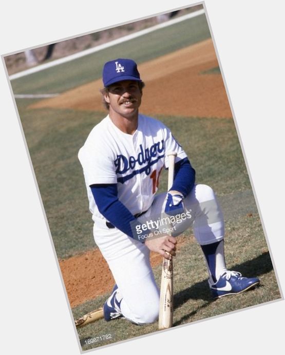 Happy \80s Birthday to Ron Cey, who turns 69 today. 

Penguin Power!  