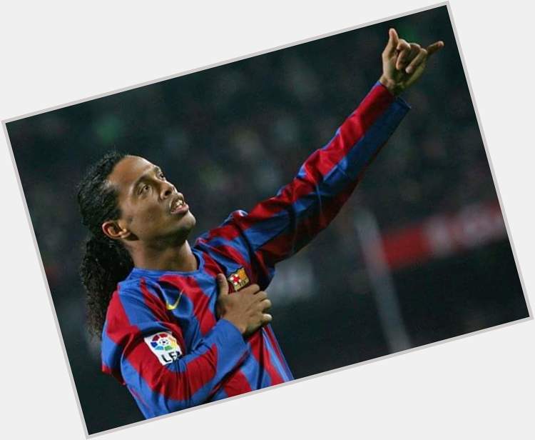 FC Barcelona

Happy birthday, Ronaldinho Gaúcho!

Moltes felicitats, Ronaldinho!

¡Felicidades, Ronaldinho! 