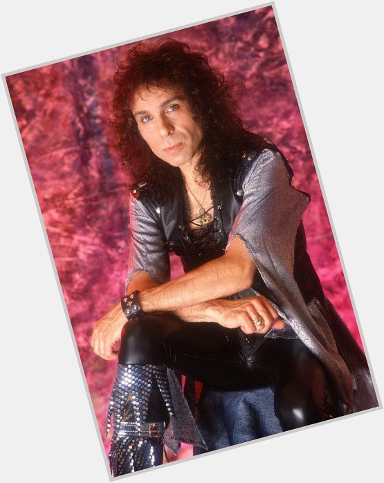 Se estivesse vivo, hoje o vocalista Ronnie James Dio estaria completando 77 anos.

Happy Birthday Dio!!   