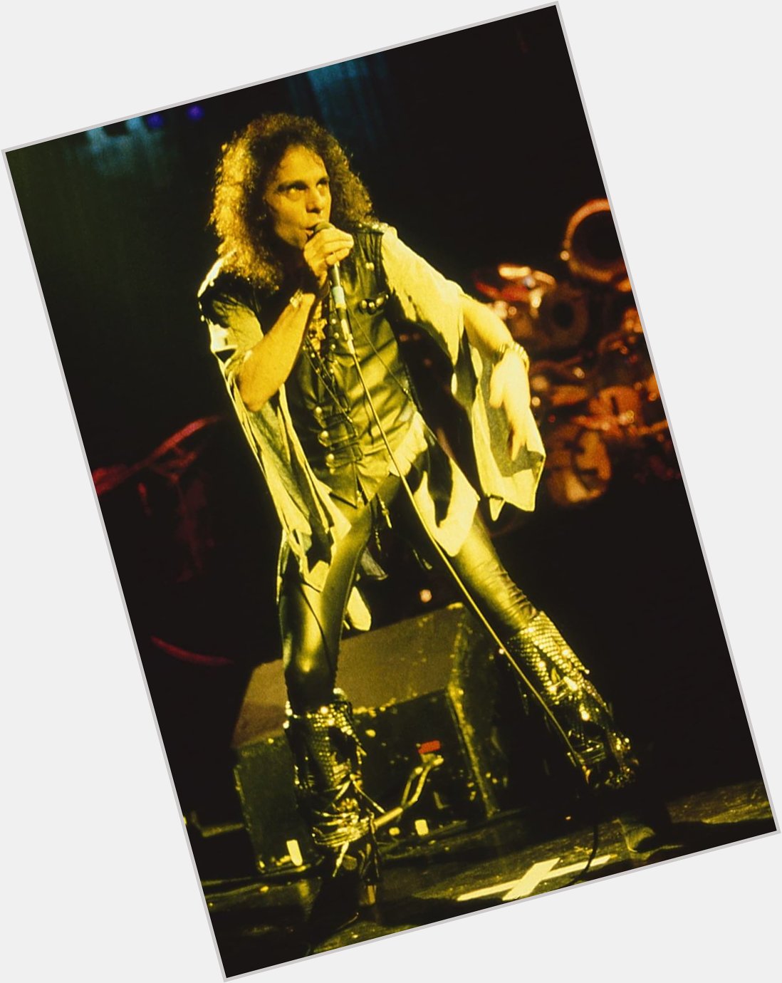 Happy Birthday Ronnie James Dio 

R.I.P (1942-2010)

Black Sabbath    