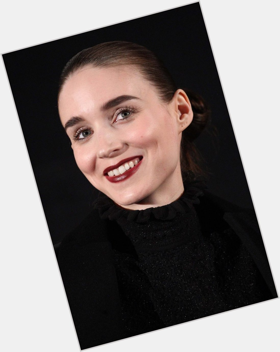 Happy Birthday to one of my favourite actresses, Rooney Mara!     I hope to see you in good films again. 