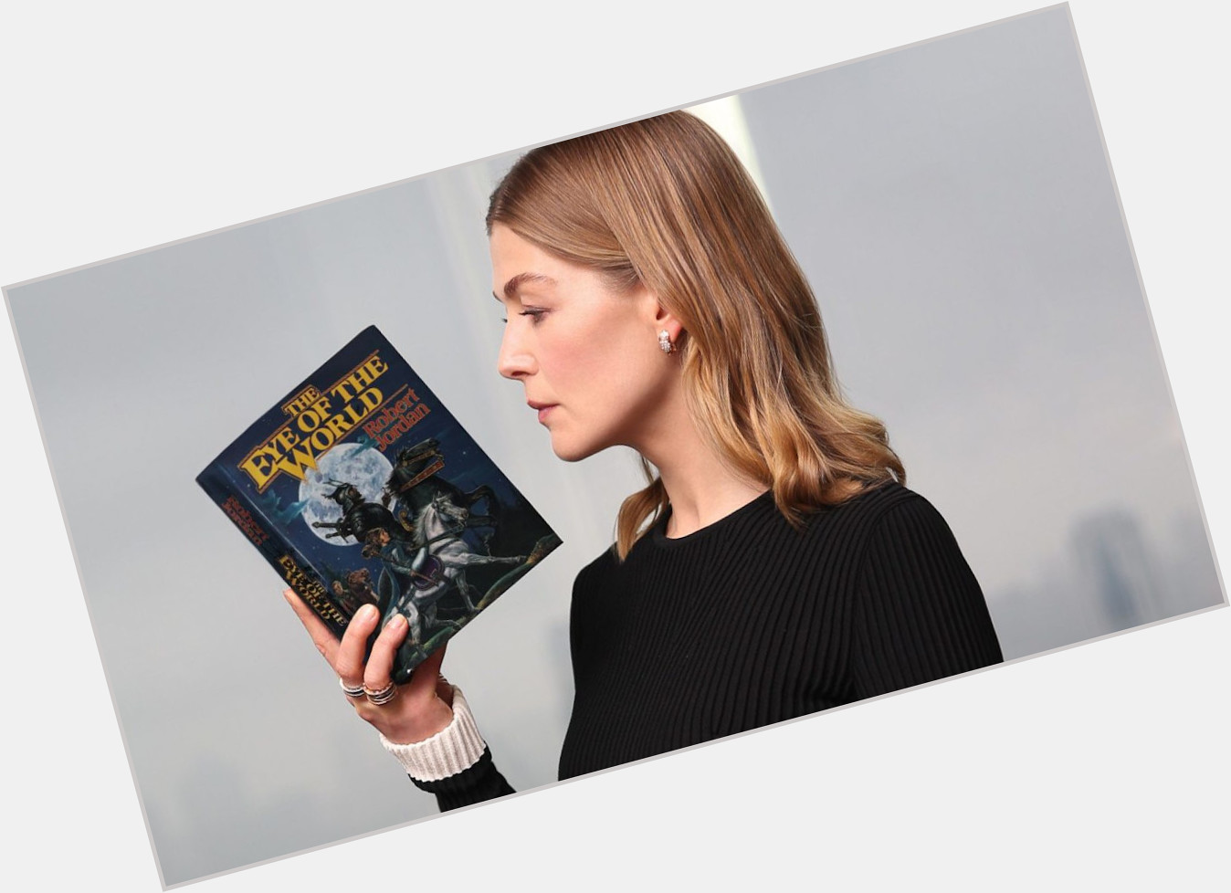 Happy birthday, Rosamund Pike! Can\t wait to see you as Moiraine in The Wheel of Time.  