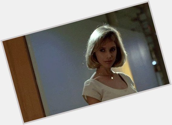 Happy birthday, Rosanna Arquette!

A kiss after hours. 