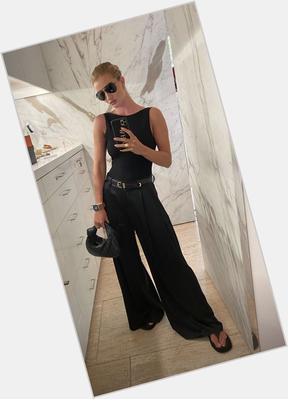 Happy birthday to  the queen of mirror selfies and one of the biggest milfs, rosie huntington-whiteley 