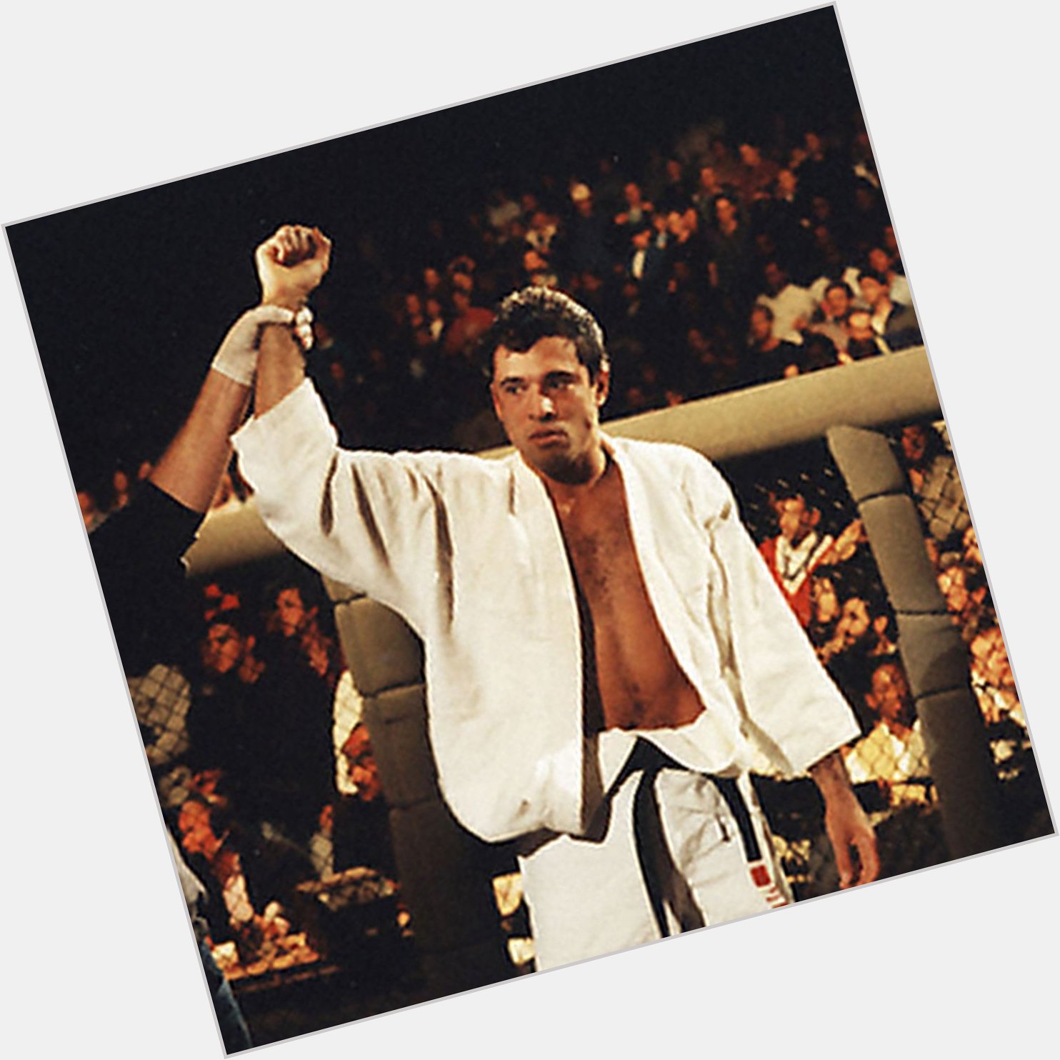 Happy 53rd birthday to the man that changed martial arts forever.

Happy birthday to Royce Gracie. 
