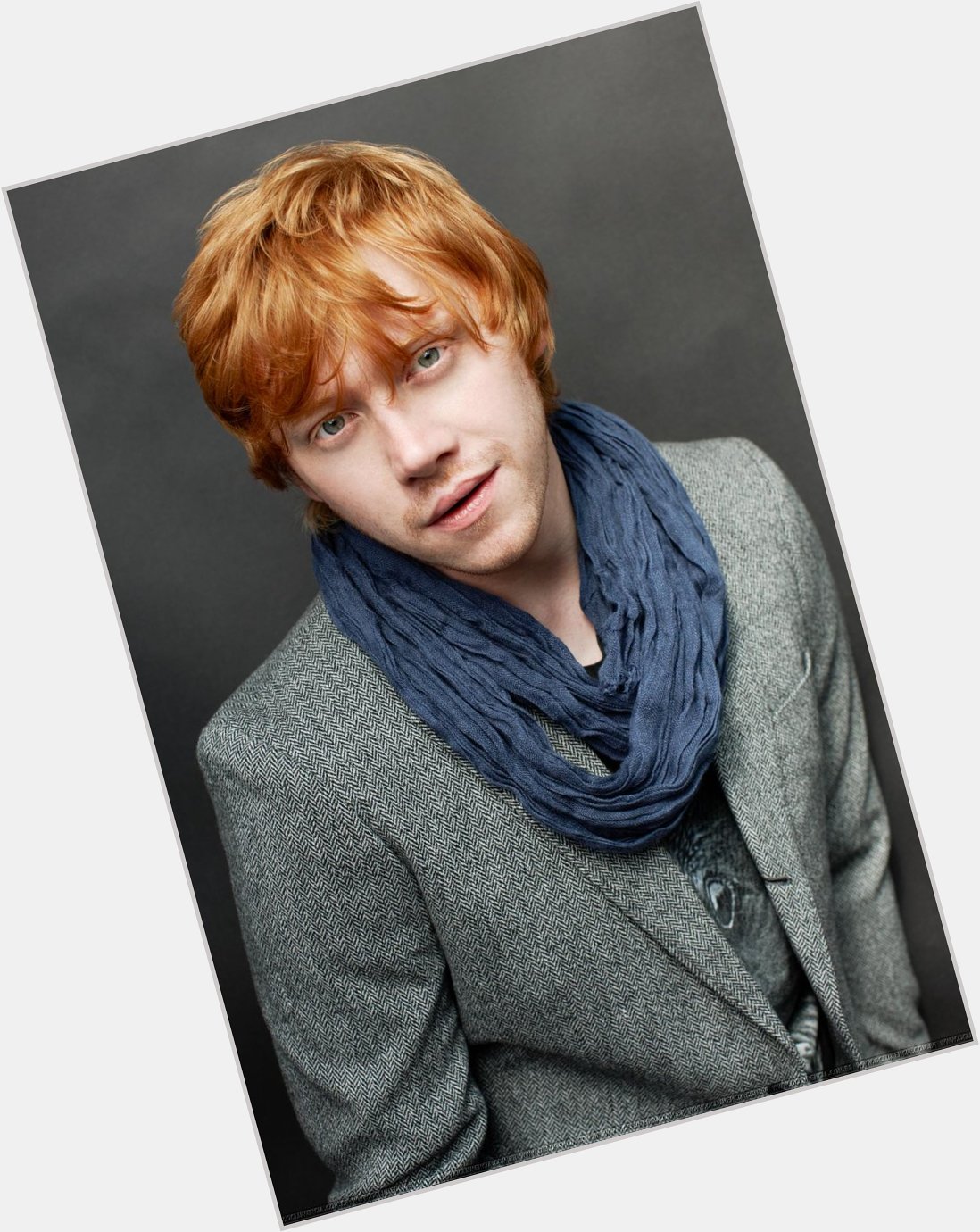 Rupert Grint who plays Ron Weasley in the Harry Potter franchise is turning 27 today! Happy Birthday to him. 