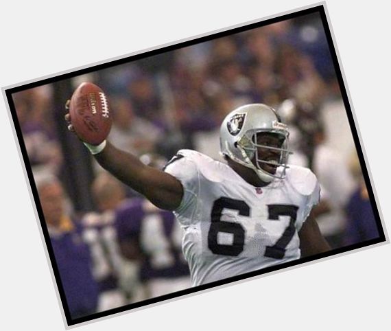 Happy birthday to former DT Russell Maryland, March 22, 1969. 