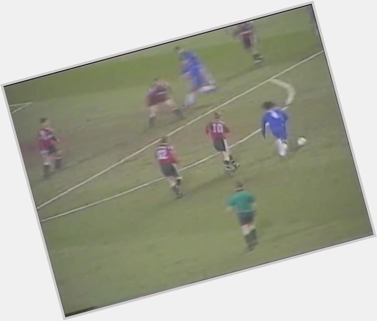 Happy birthday Chelsea legend Ruud Gullit. Heres a great goal he scored against Manchester City 