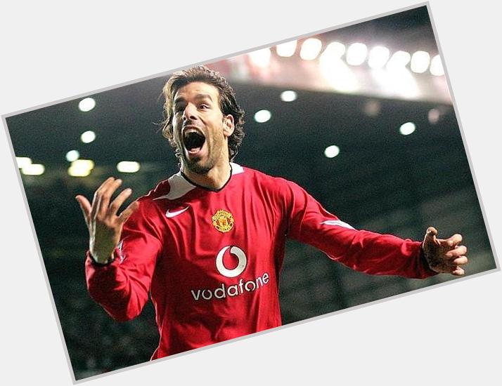Happy 39th birthday to former Manchester United player, Ruud van Nistelrooy (1st July 1976). 