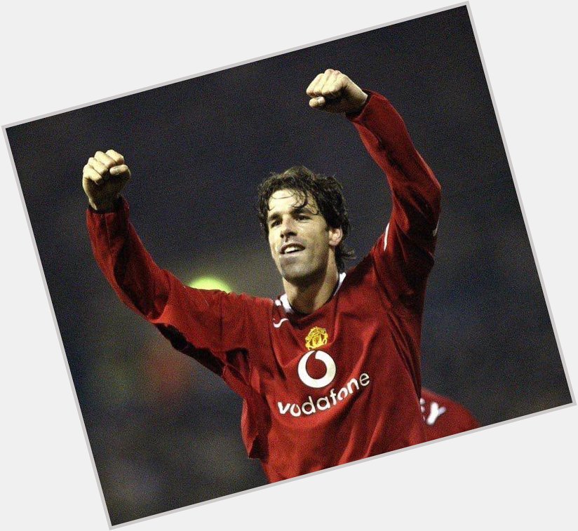 Happy 41st Birthday Ruud van Nistelrooy.Goal Machine 

Games - 219
Goals - 150
Trophies - 4 