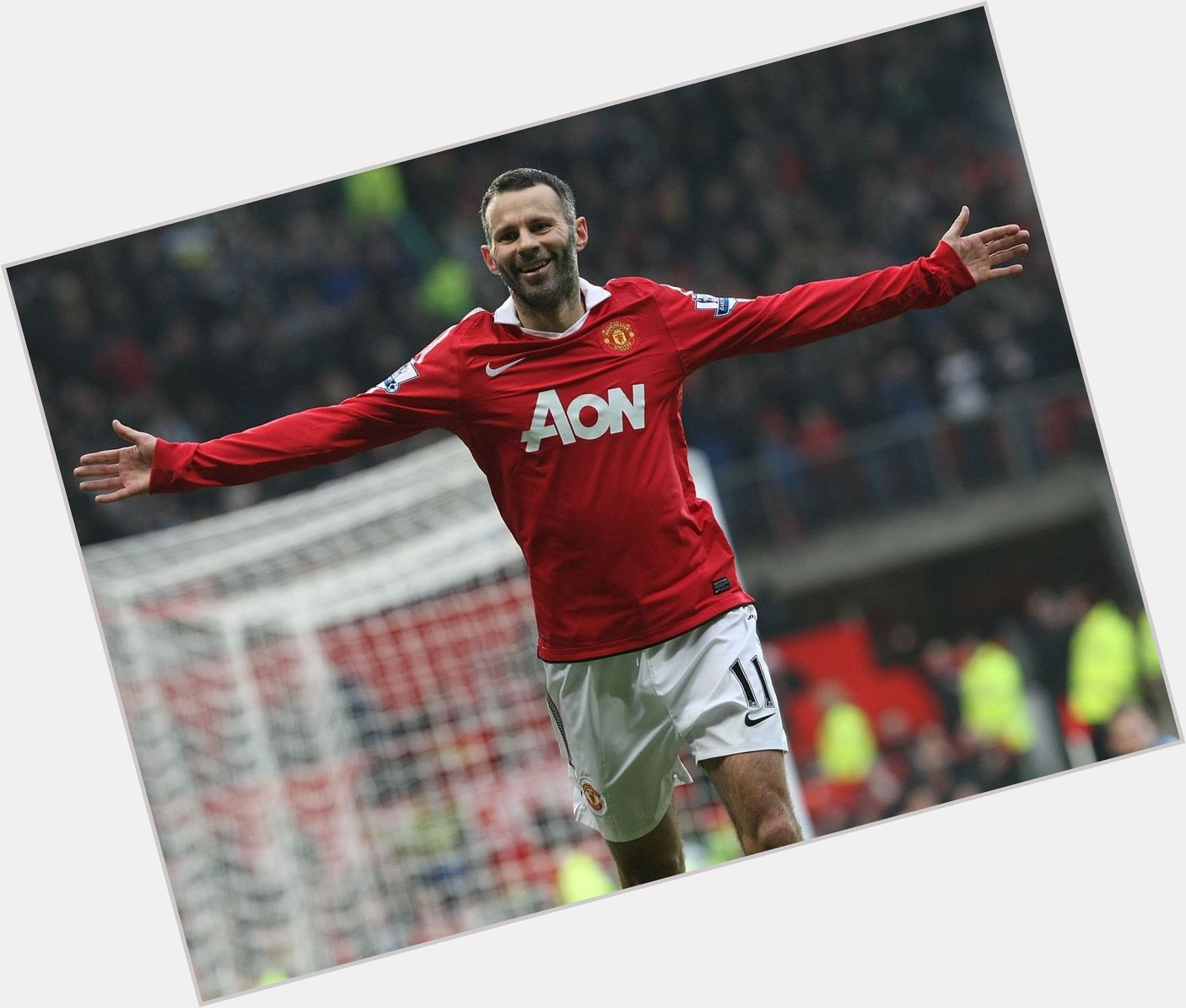 Happy birthday to the best Manchester United player ever! Ryan Giggs turns 48 today. 