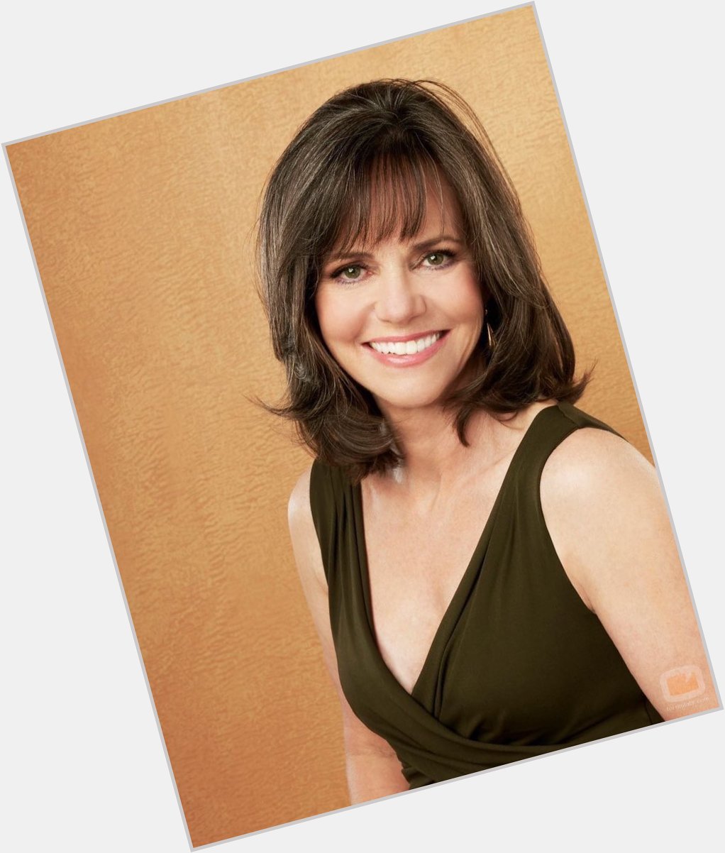 A Happy 69th birthday to Sally Field today 