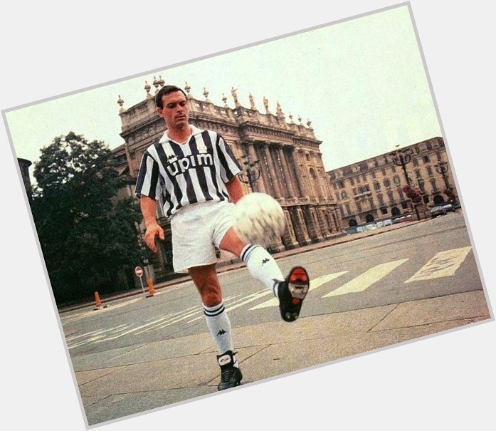 Happy birthday to former Juventus striker Salvatore Schillaci, who turns 53 today.

Games: 132
Goals: 36 : 2 