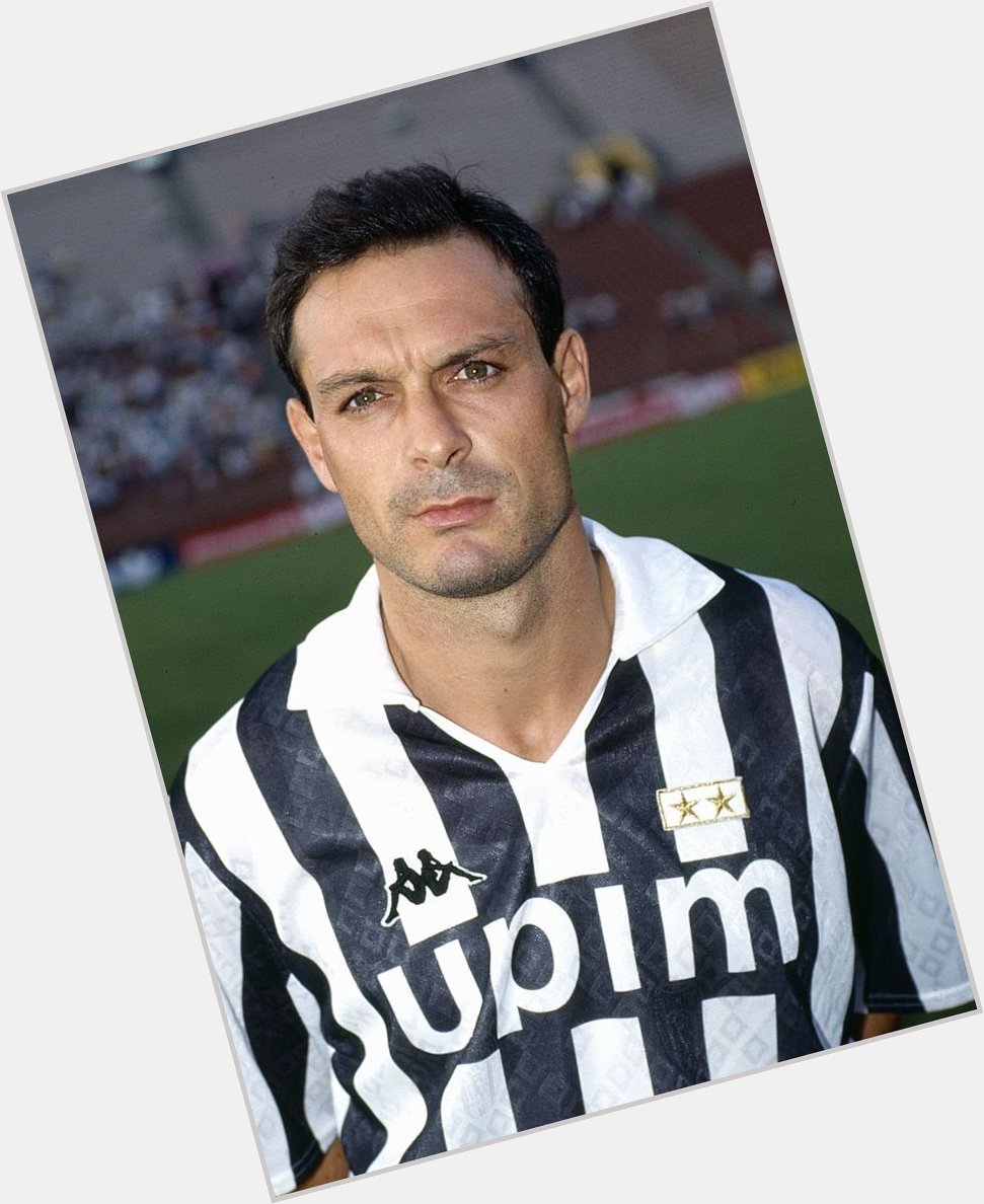 Happy birthday to former Juventus striker Salvatore Schillaci, who turns 56 today.

Games: 132
Goals: 36 : 2 