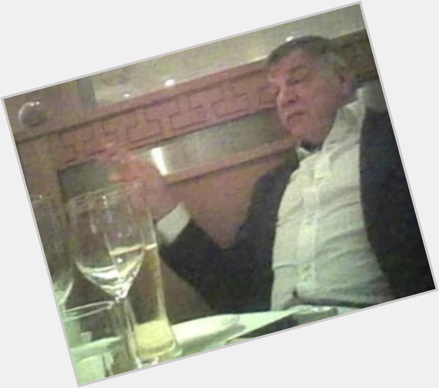 Very happy 67th birthday to the big man, Sam Allardyce. Pints of wine all round, please 