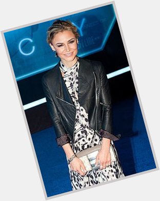 A happy dapper 35th birthday to Samaire Armstrong! 