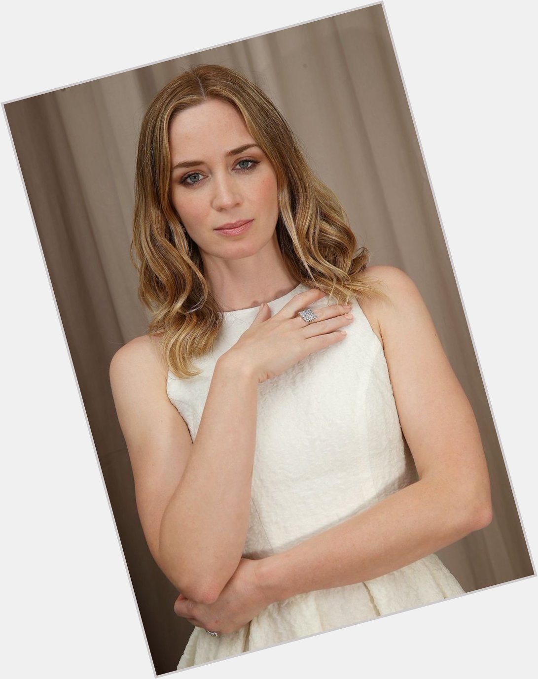 Happy birthday to 2 amazing actresses Emily Blunt & Samara Weaving 