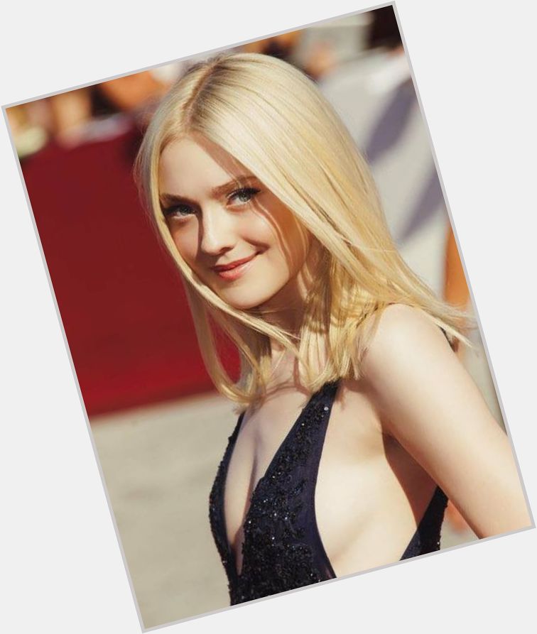 Happy birthday to : 

Dakota Fanning (29)
Samara Weaving (31)
Emily Blunt (40) 