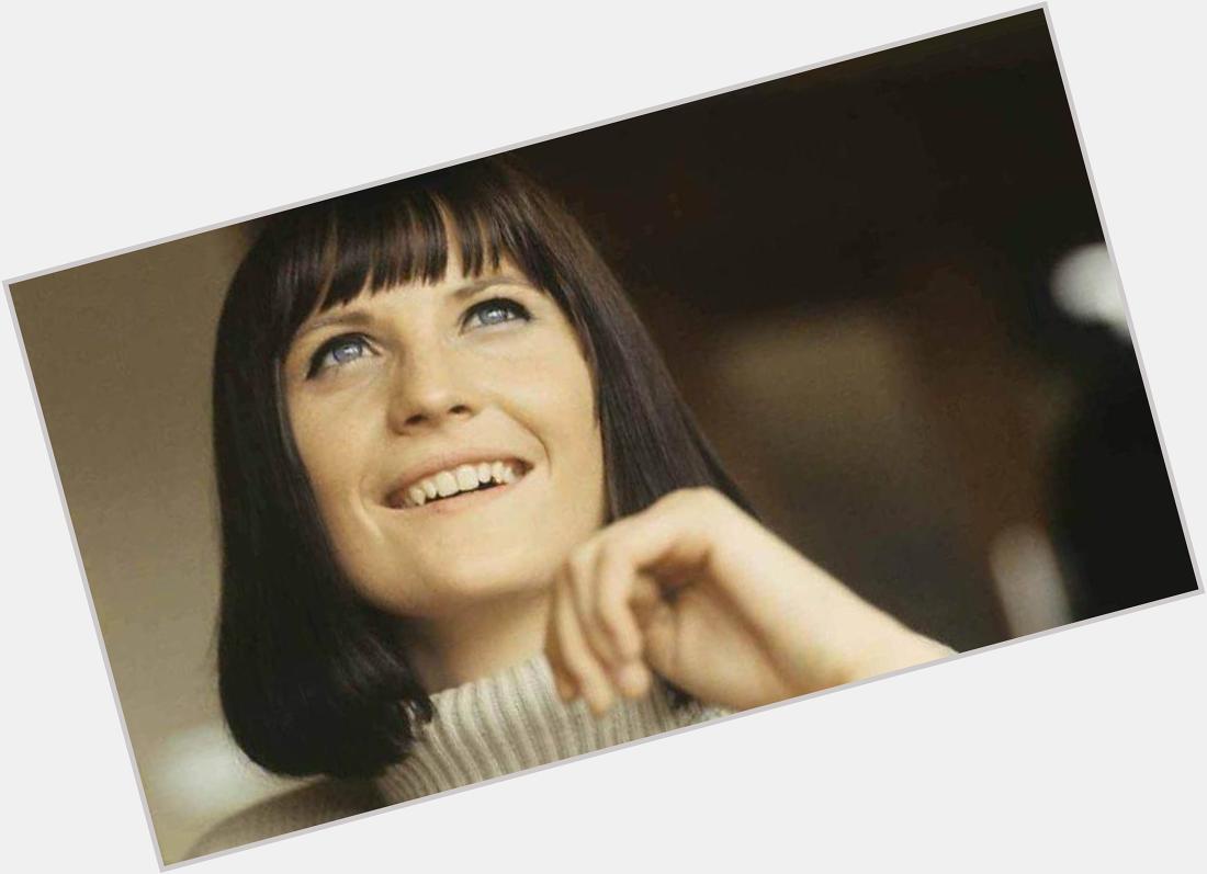 Happy birthday Sandie Shaw, one of the most successful British female singers of the born 1947. 