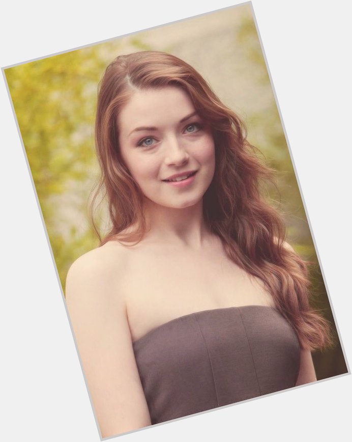 Happy Birthday Sarah Bolger. We hope you have a great day. 