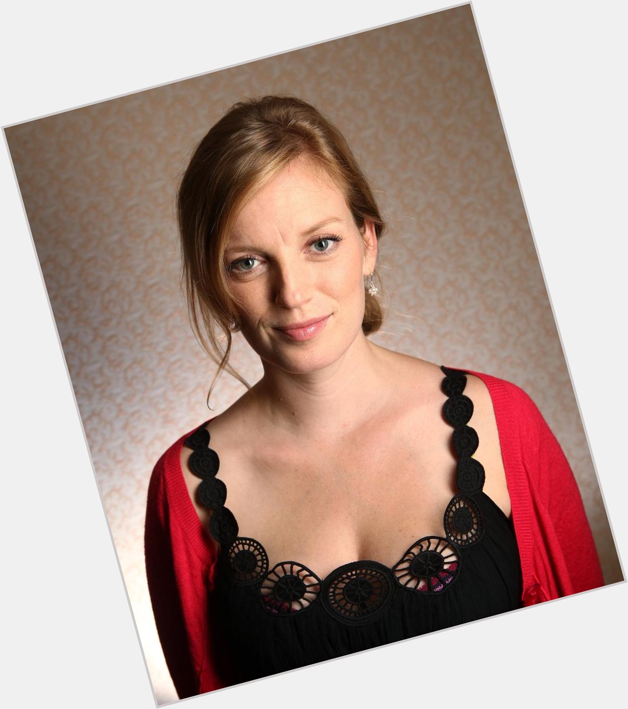 Happy Birthday to magnificent and very beautiful actress, politic activist, singer and filmmaker Sarah Polley ! 