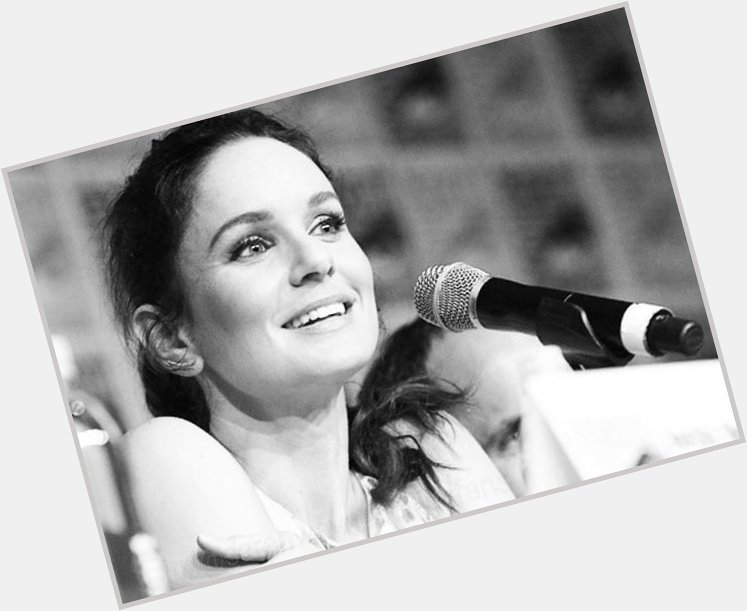 Happy 40th birthday to this inspirational, gorgeous and talented woman, Sarah Wayne Callies  