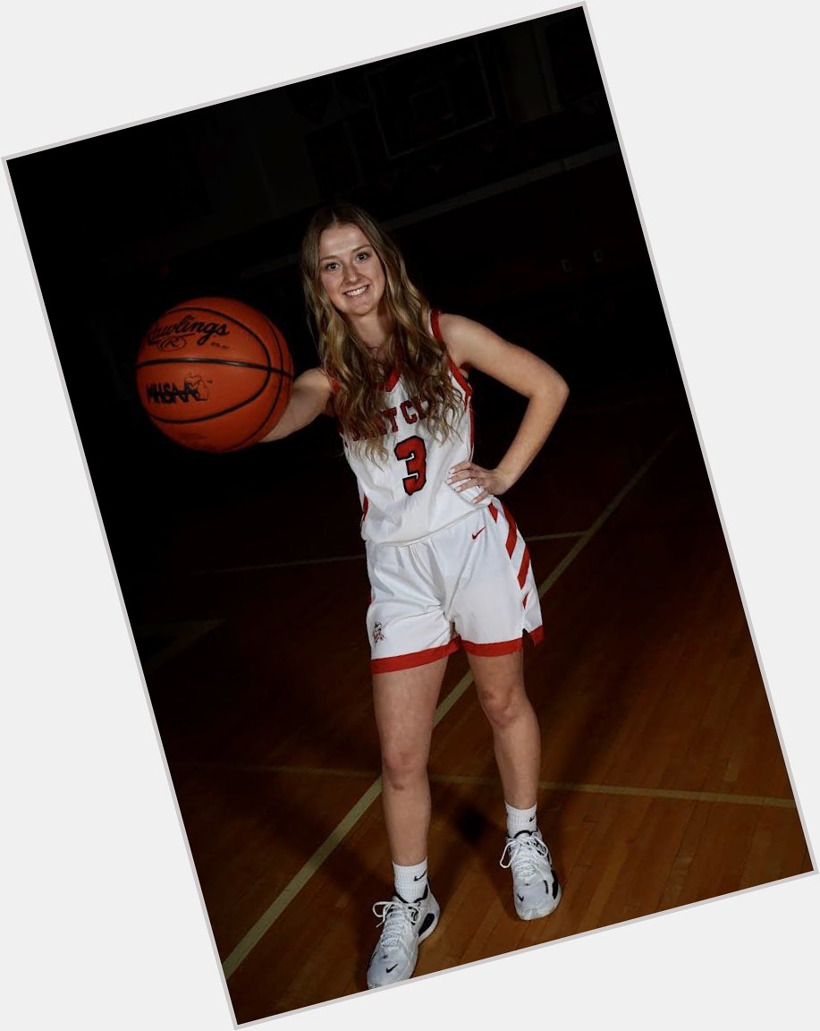 Happy 17th birthday to our junior, Savannah Miller!
And it s game day!! 
