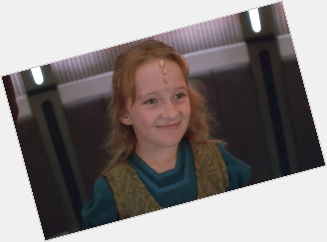 Join us in wishing a very happy birthday to Scarlett Pomers, who played Naomi Wildman on Voyager!   