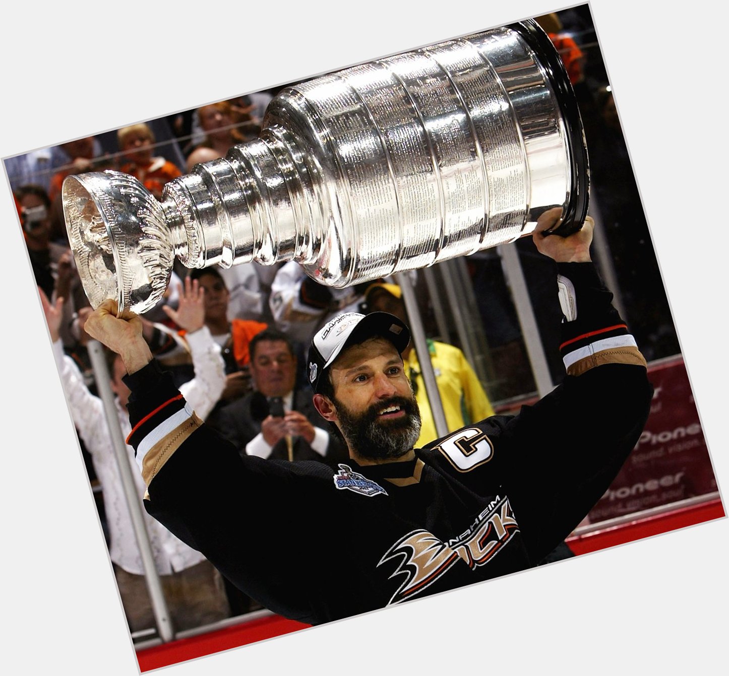 Happy 44th birthday to Scott Niedermayer, born exactly five days after me, but way less accomplished than I am. 