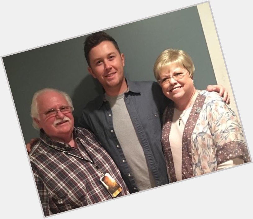 Happy Birthday to our favorite 25 yr old Scotty McCreery! Your MO McCreerian s send you love and a big hug      