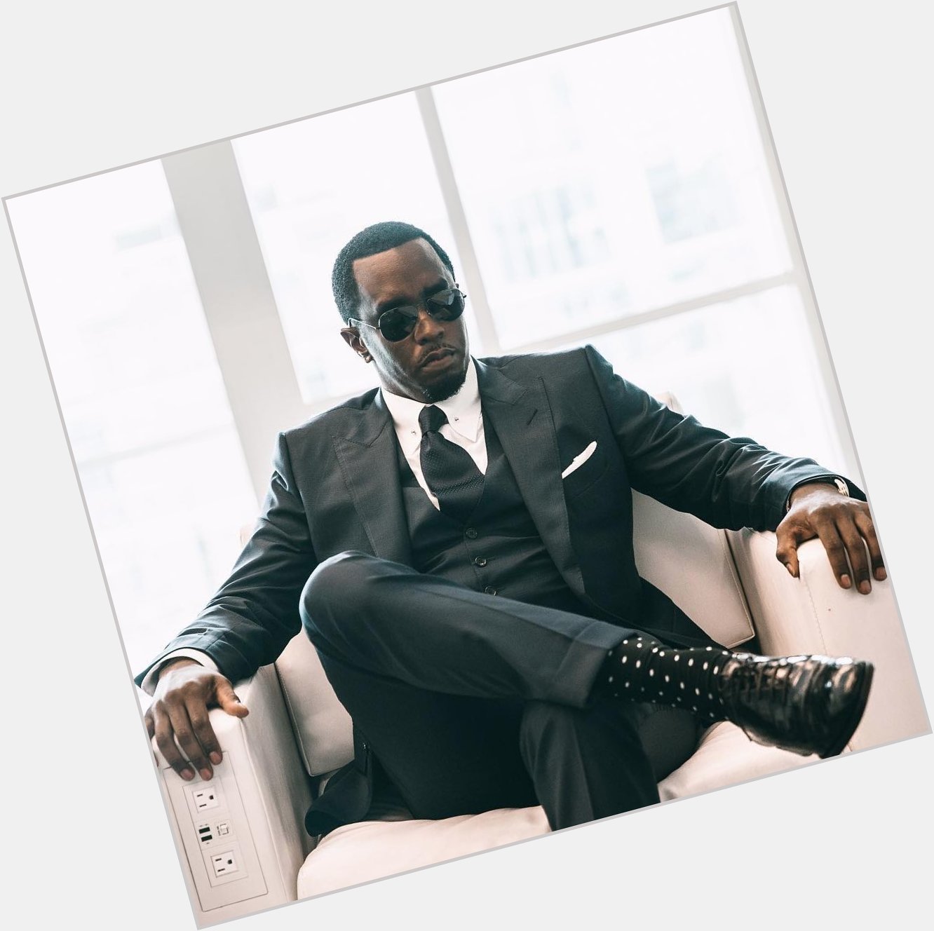 ChannelOTV: Puff Daddy, Diddy and now Brother Love! Happy Birthday to music mogul, Sean Combs! 