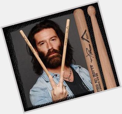  /Innocent Gunz beat me to this on Facebook, so I\ll be them on message: Happy Birthday Sean Kinney! 