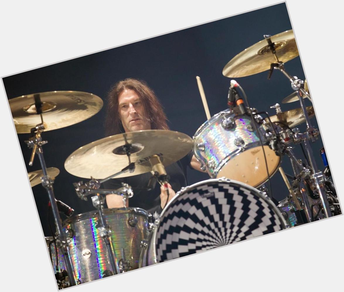 Happy 49th birthday to Sean Kinney! Known for being the only drummer of Alice in Chains.  