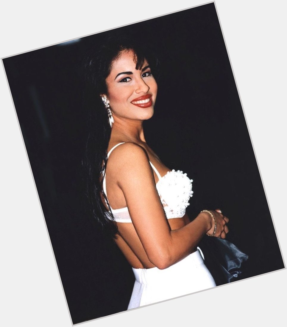 Happy birthday to my queen Selena Quintanilla   