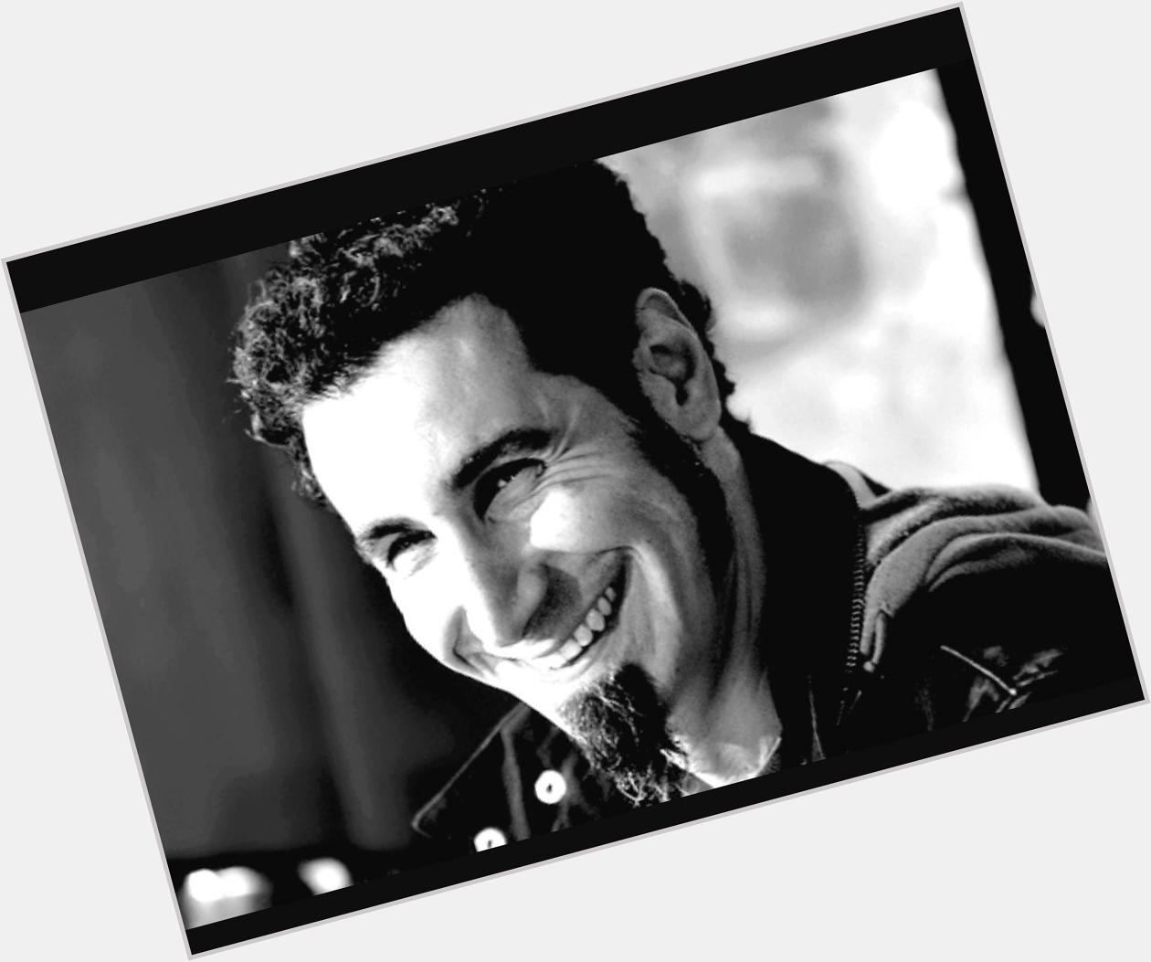 Hoje é aniversário de um dos cantores mais fodas de rock na minha opinião   Happy Birthday Serj Tankian  