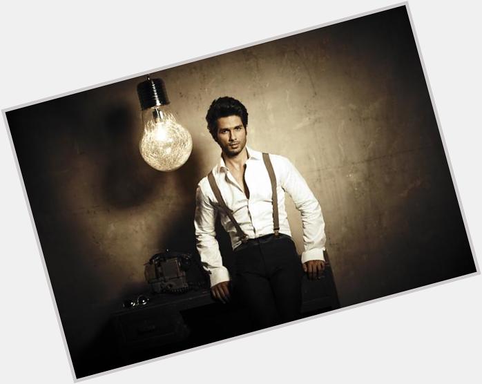 Happy Birthday Shahid Kapoor. Here are 8 Things We Love About Him 
