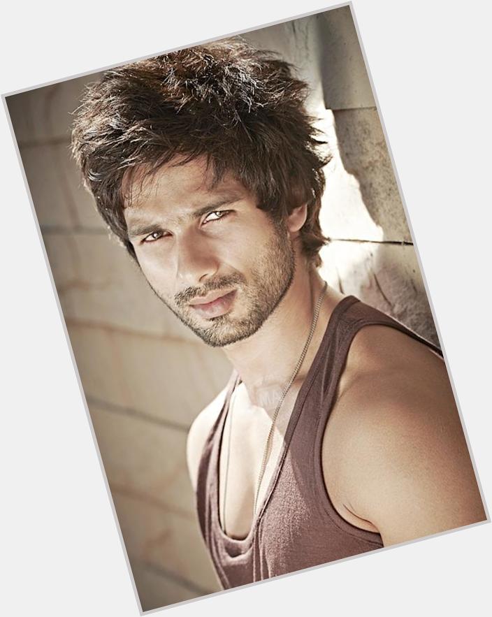  wishes the very talented Shahid Kapoor a very Happy Birthday! 
