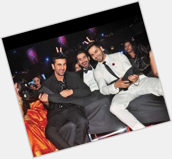 And This is what BOYZ do.....
Happy Birthday Shahid Kapoor with & Ranbir Kapoor .. at FF 