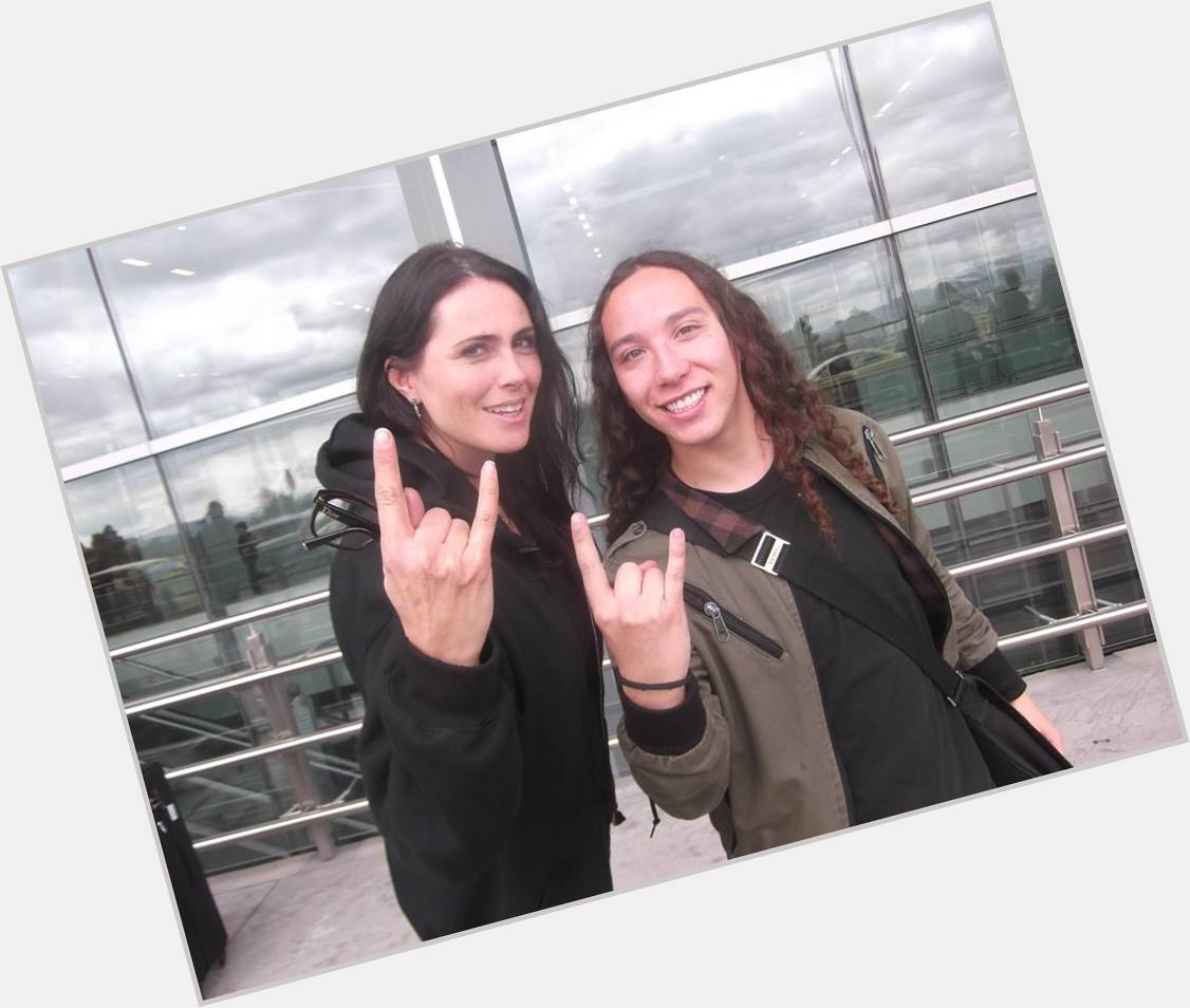 Happy birthday Sharon den Adel, a hug, a greeting, hope to see you again in Colombia  =) 
