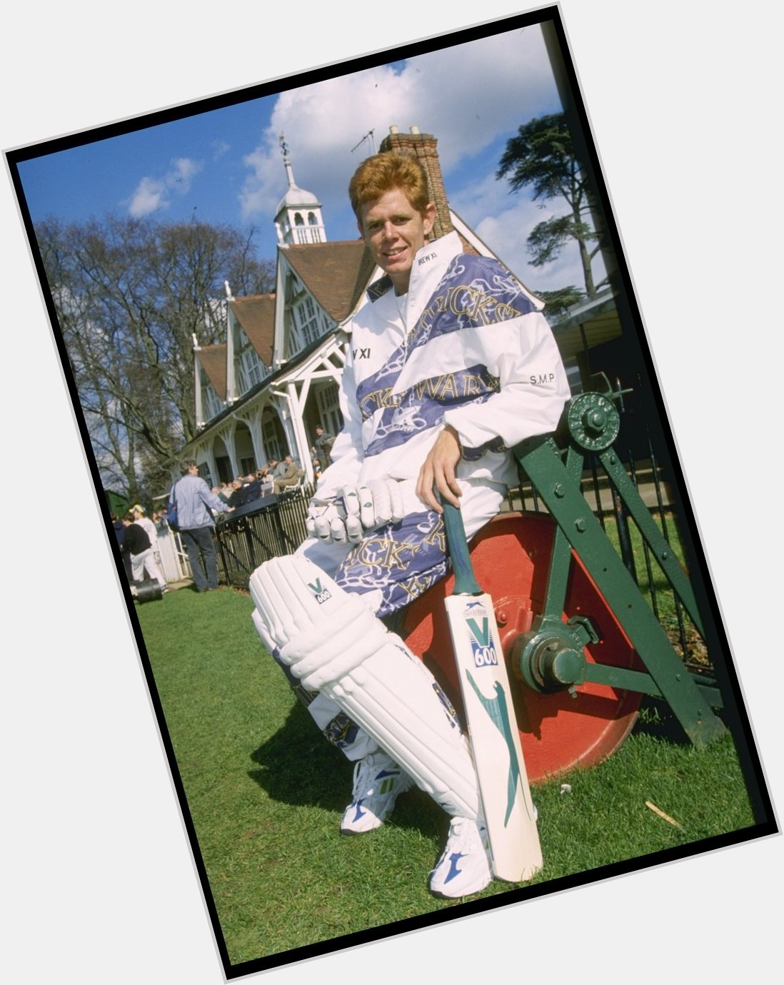   Happy birthday to Shaun Pollock, 47 today...

Here he is in some outstanding clobber 