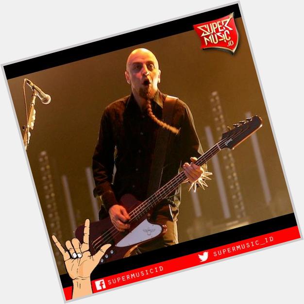 1974: Happy Birthday Shavo Odadjian, bassist dari System of a Down 